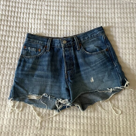 Levi's 501 Shorts - Picture 1 of 4